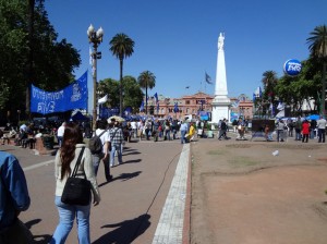 politisches Leben vor dem Casa Rosada